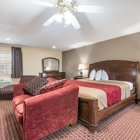Econo Lodge Inn & Suites Bryant Zewnętrze zdjęcie
