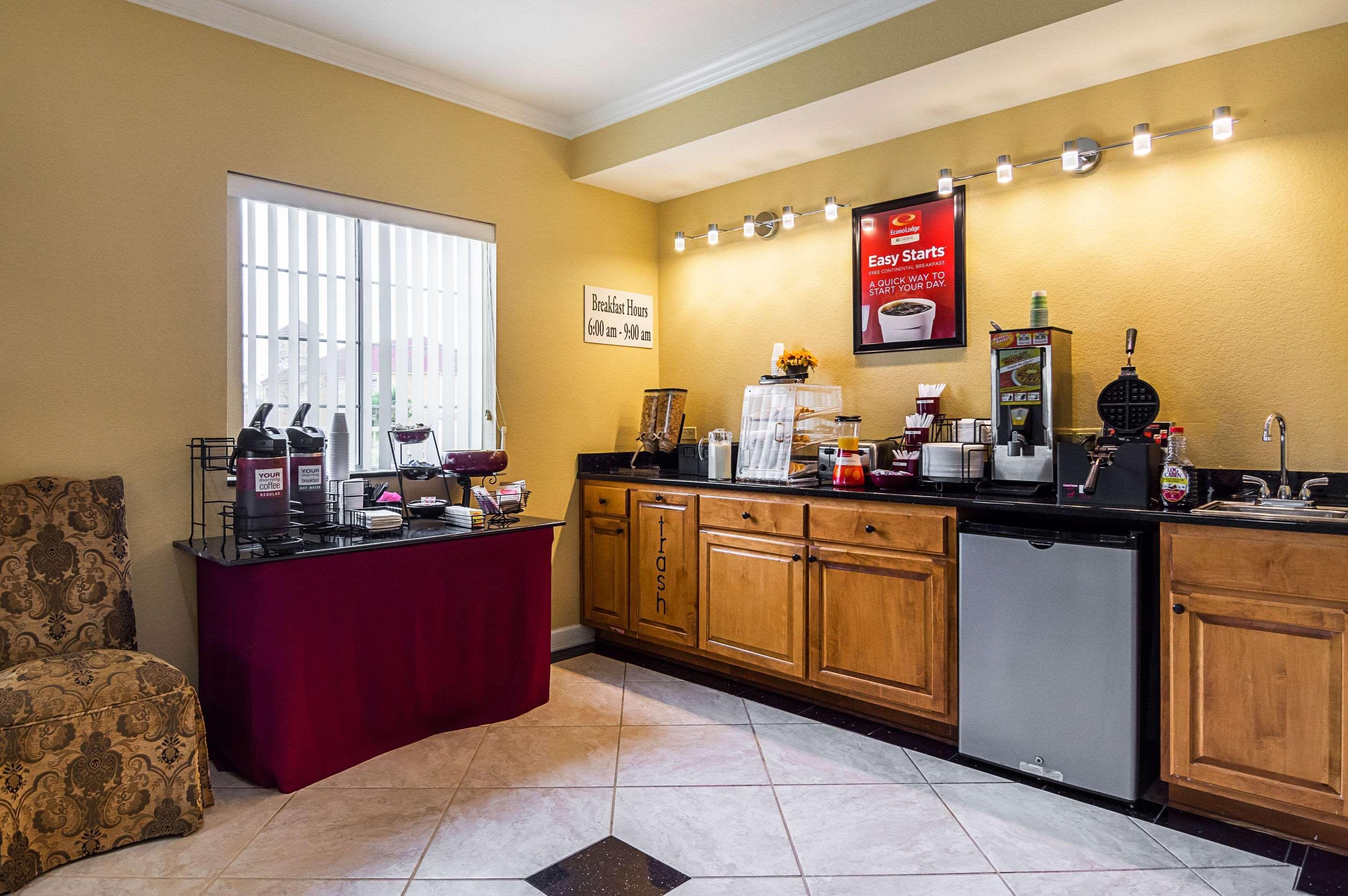 Econo Lodge Inn & Suites Bryant Zewnętrze zdjęcie