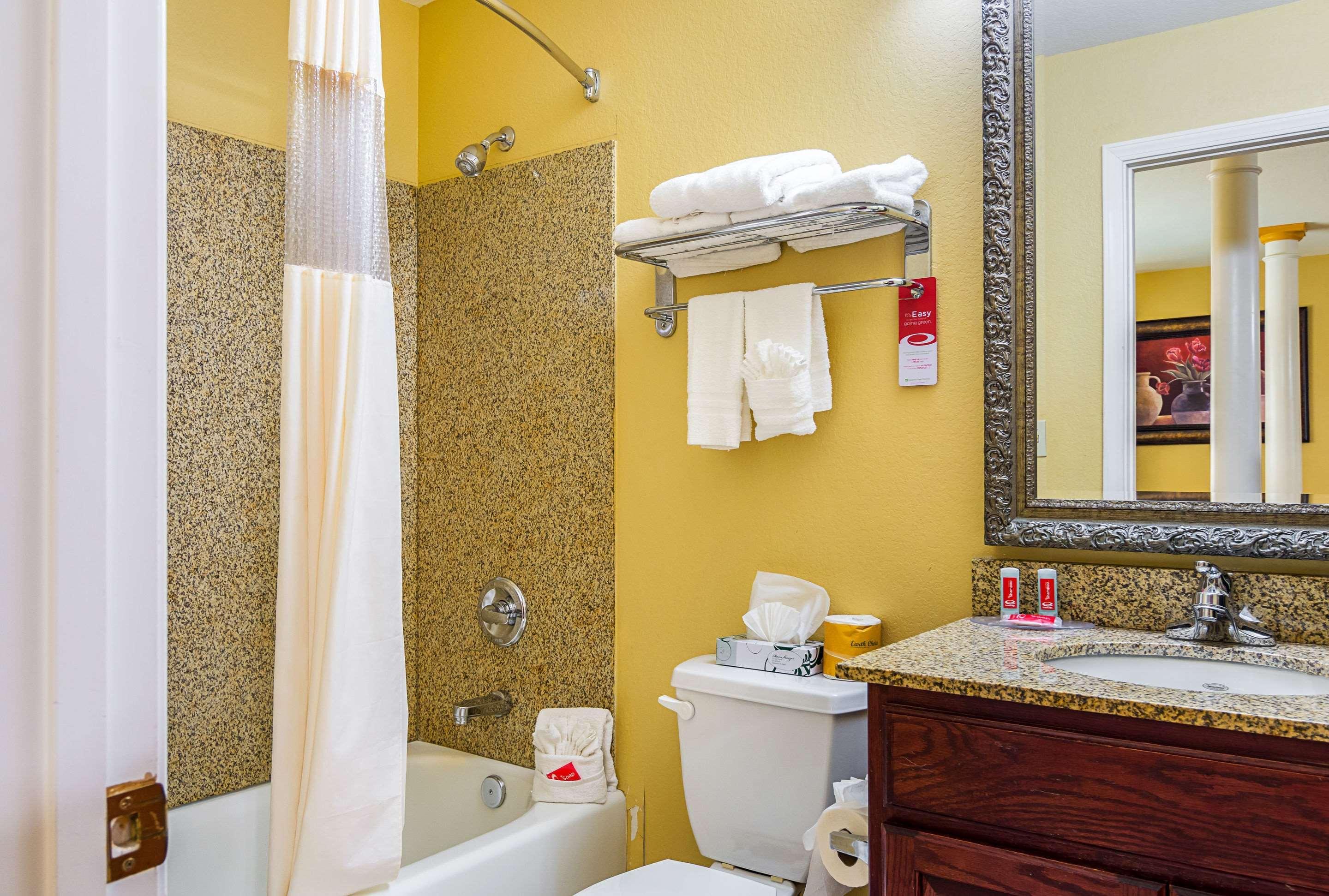 Econo Lodge Inn & Suites Bryant Zewnętrze zdjęcie