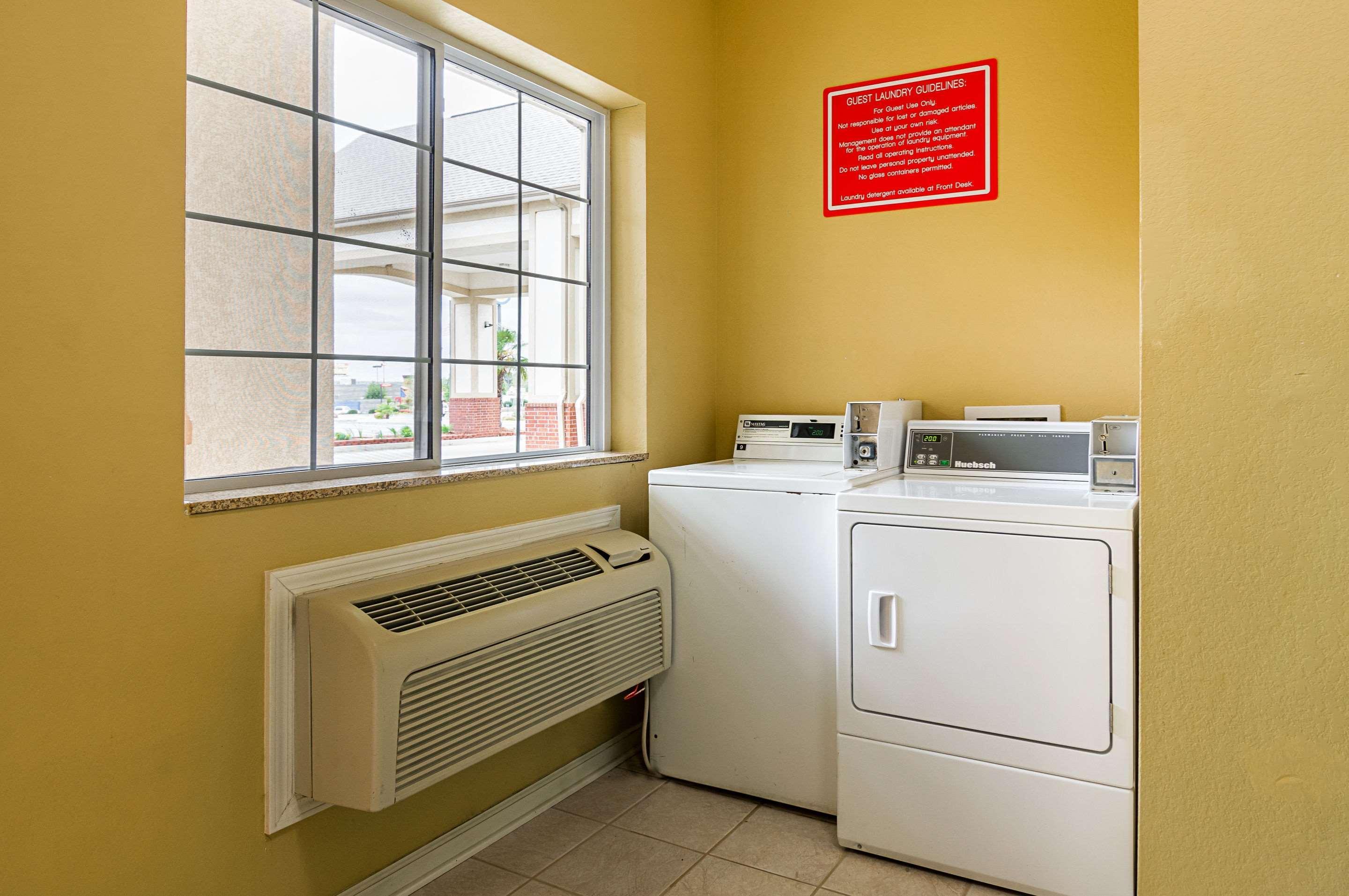 Econo Lodge Inn & Suites Bryant Zewnętrze zdjęcie