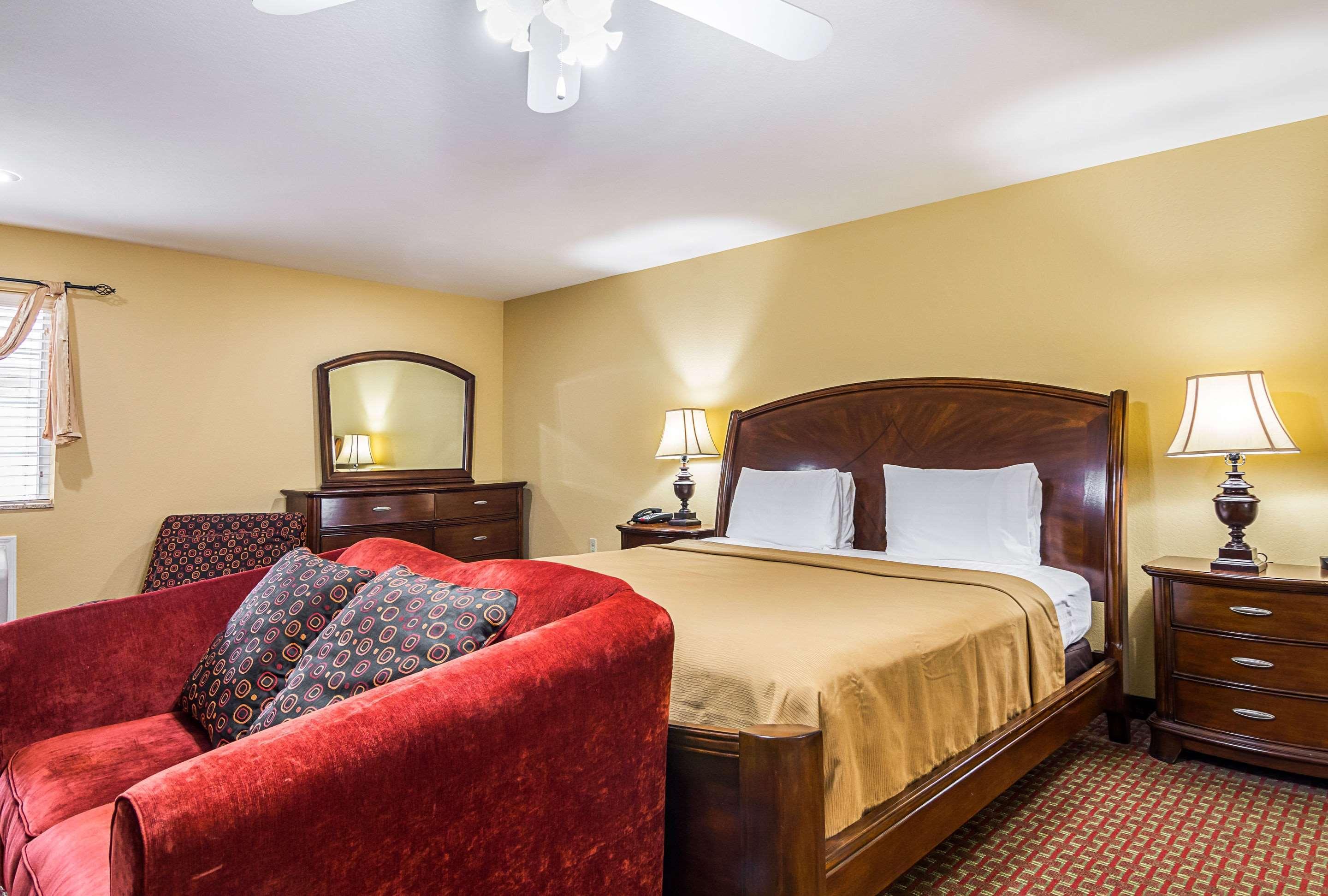 Econo Lodge Inn & Suites Bryant Zewnętrze zdjęcie