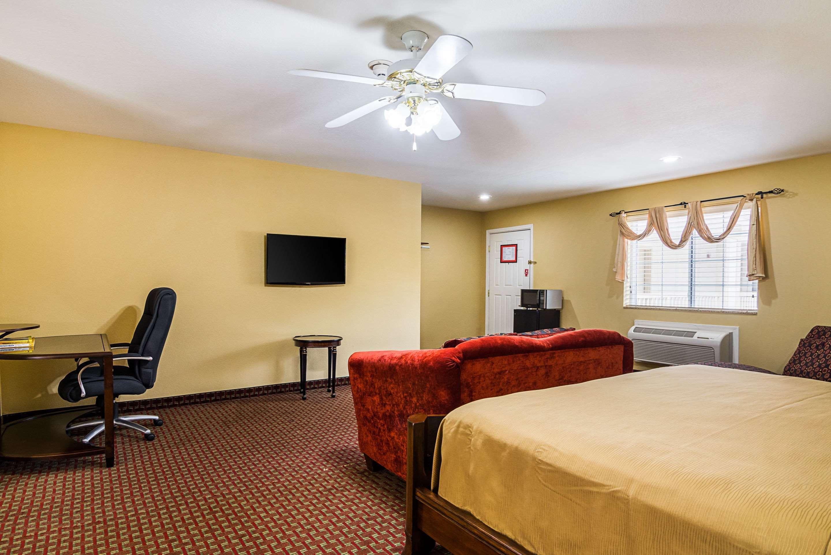 Econo Lodge Inn & Suites Bryant Zewnętrze zdjęcie