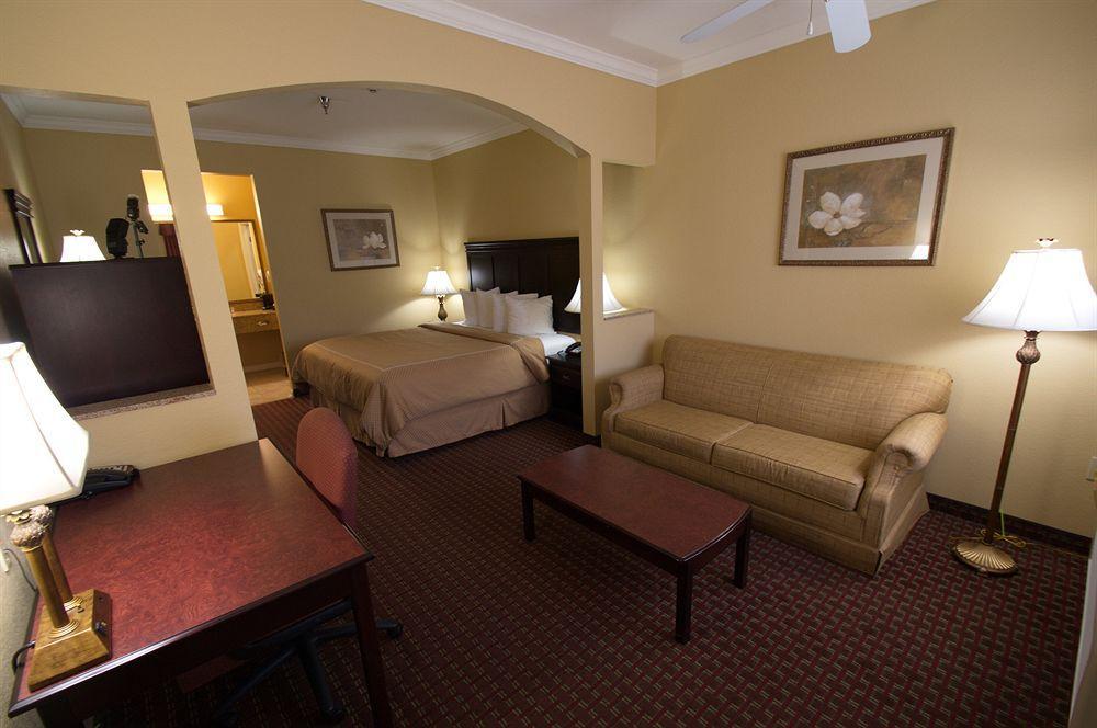 Econo Lodge Inn & Suites Bryant Zewnętrze zdjęcie